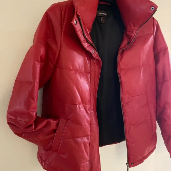 Red leather jacket - Picture 2 of 3
